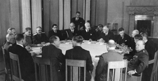 三巨头雅尔塔会议是哪三人