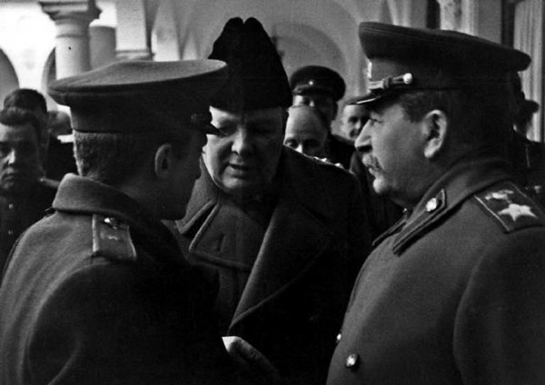 三巨头雅尔塔会议是哪三人