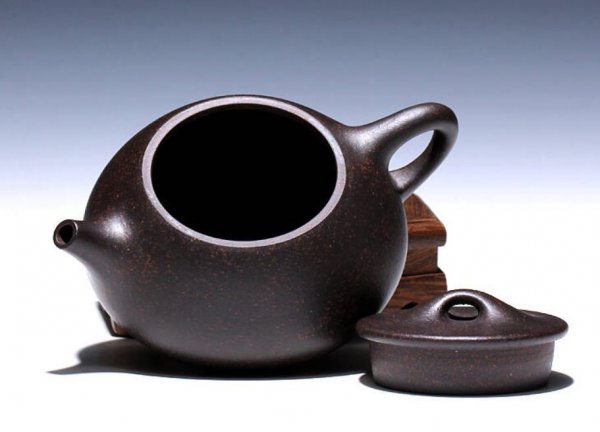 如何辨别化工紫砂壶