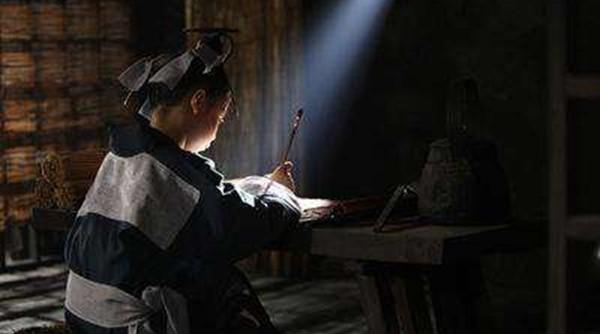 凿壁偷光的历史人物的名字