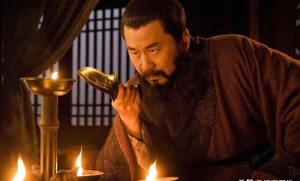 历史上司马懿灭了曹家多少人