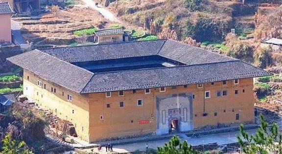 赣南的客家围屋形状多为方形还是圆形