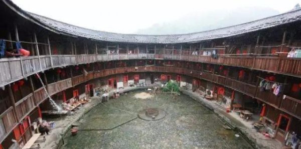 赣南的客家围屋形状多为方形还是圆形