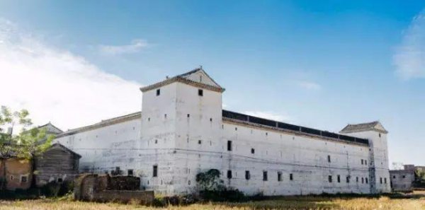 赣南的客家围屋形状多为方形还是圆形