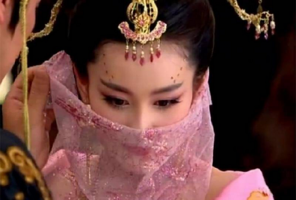 自古红颜祸水什么意思