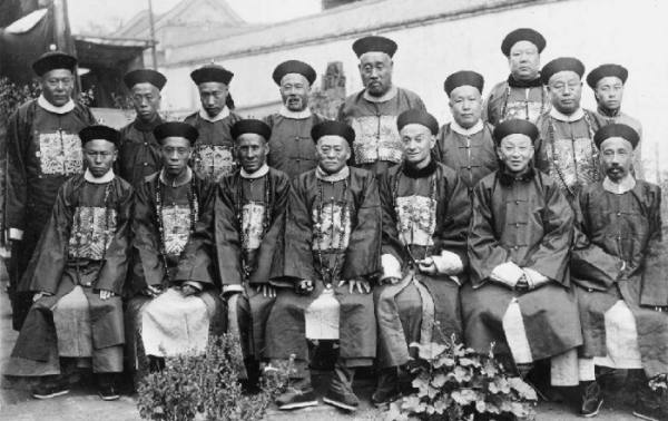 清朝巡抚相当于现在的什么官职