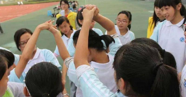 被同学强行组cp怎么办