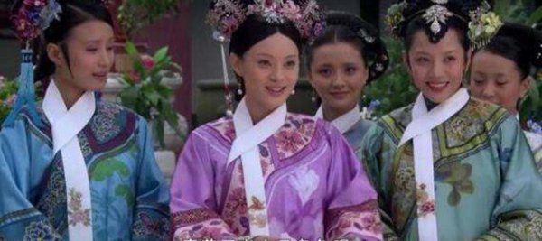 清朝妃子脖子上的白色带子作用