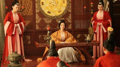 圣母皇太后和母后皇太后谁大 谁的地位高 权力大