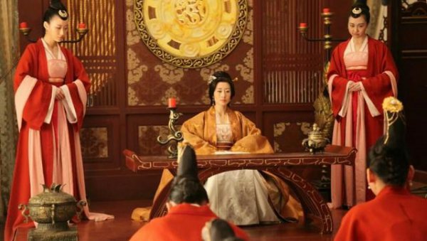 圣母皇太后和母后皇太后谁大