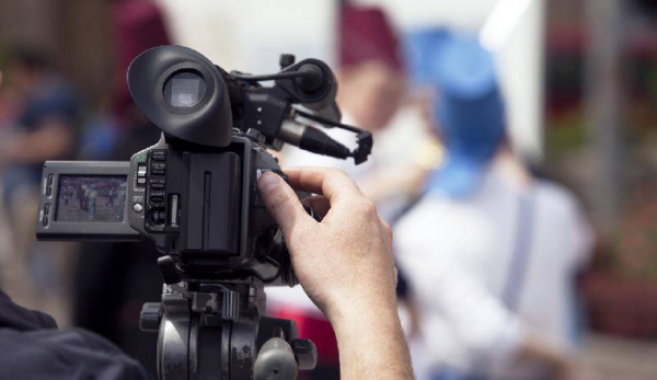 想学摄影怎么入行