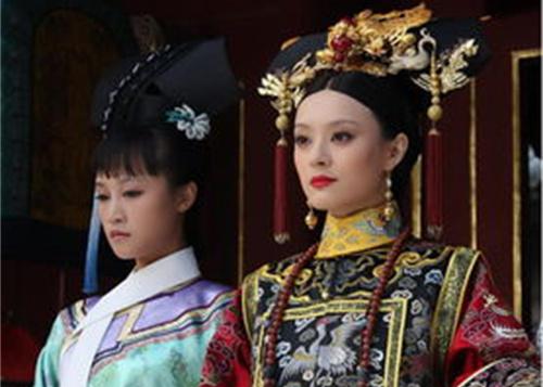 清朝长指甲套怎么方便皇上