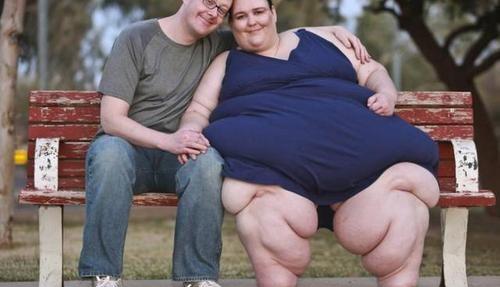 世界上最胖的女人是多少斤