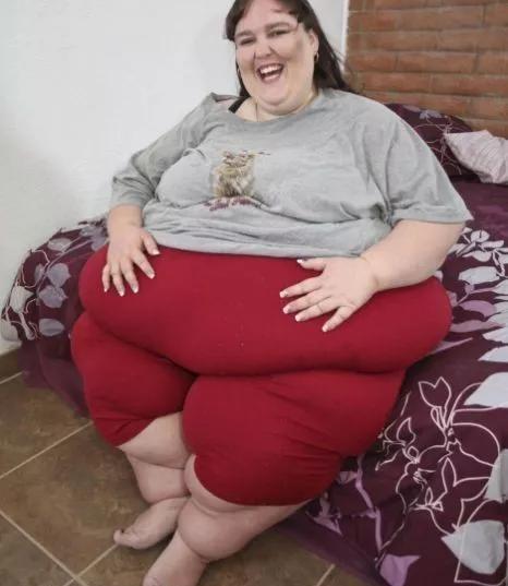 世界上最胖的女人是多少斤