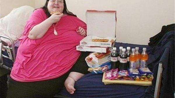 世界上最胖的女人是多少斤