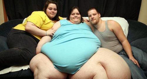 世界上最胖的女人是多少斤