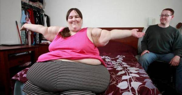 世界上最胖的女人是多少斤