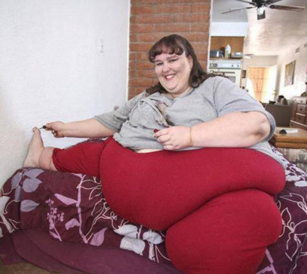 世界上最胖的女人是多少斤