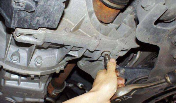 手动挡变速箱油多少公里换一次