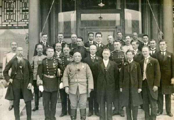 到底是谁推翻了清朝