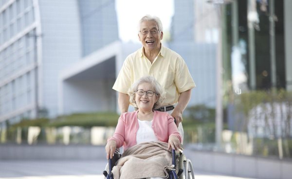 老人多少岁不能坐飞机