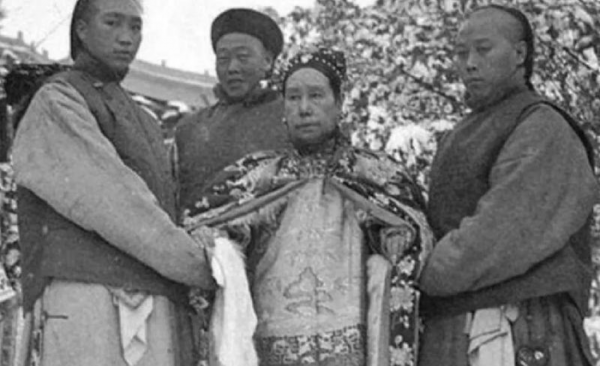 中国清朝为什么会灭亡