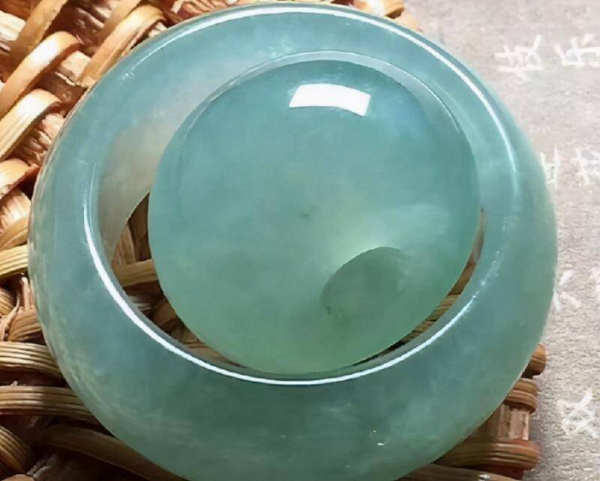 翡翠的种水等级划分图片