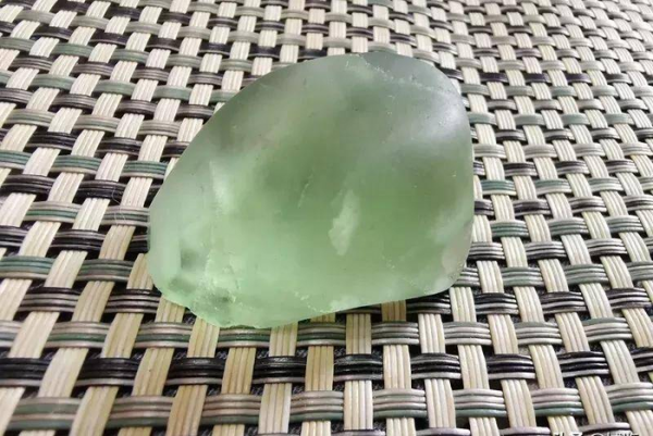 打灯怎么看翡翠真假