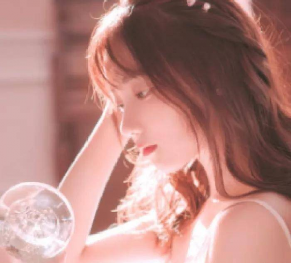 如果一个男生暗恋你会有什么表现