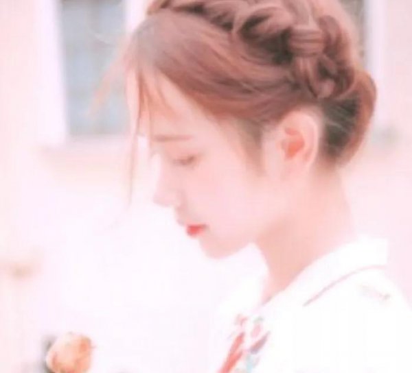 如果一个男生暗恋你会有什么表现