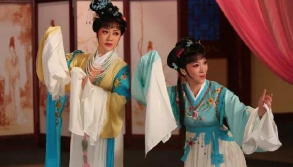 林黛玉和谁发生过关系