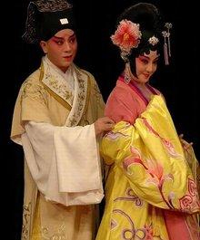 林黛玉和谁发生过关系