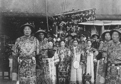 古代太监净身是割的什么部位