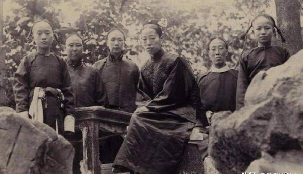 隆裕太后和溥仪的关系