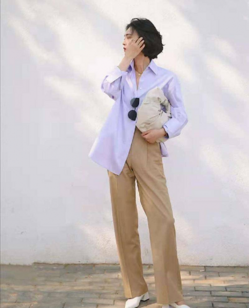 驼色裤子配什么颜色上衣好看