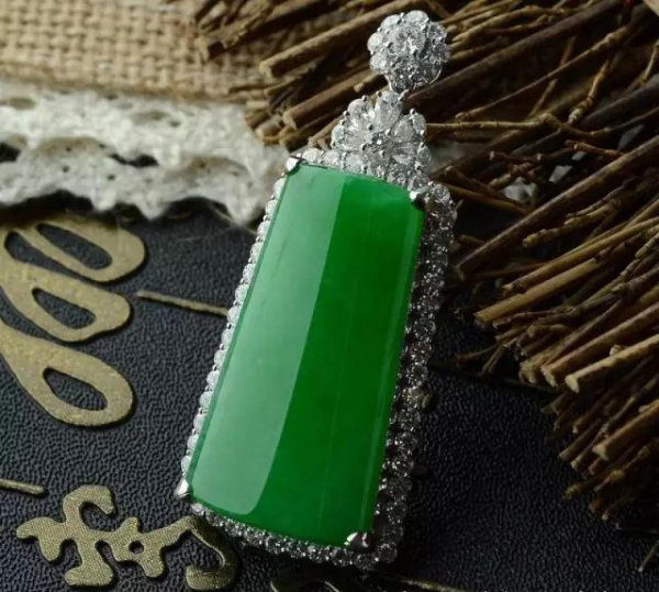 翡翠好还是玉好