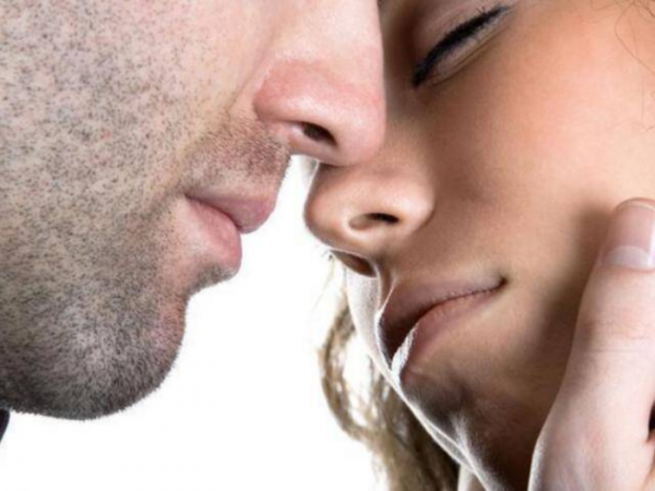 第一次接吻就伸舌头说明什么