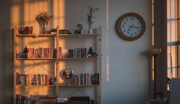 男生疯狂暗示却不直接表白