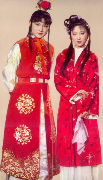 林黛玉和贾宝玉是什么关系