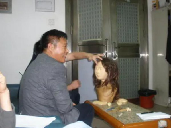 入殓师不能握手的原因