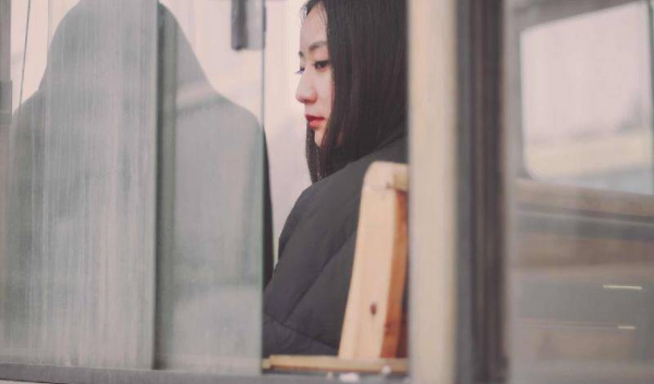 一个女生喜欢一个男生的表现