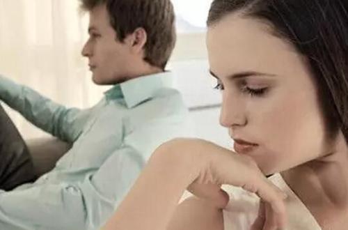 老男人对小三动了真情的表现