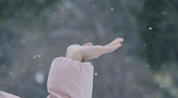 当一个男人变心不爱你的表现