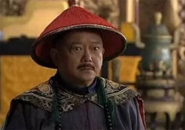 和珅相当于现在什么官