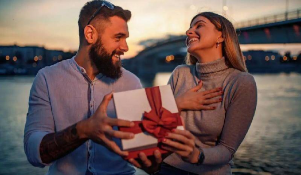 如何判断一个人是否喜欢自己