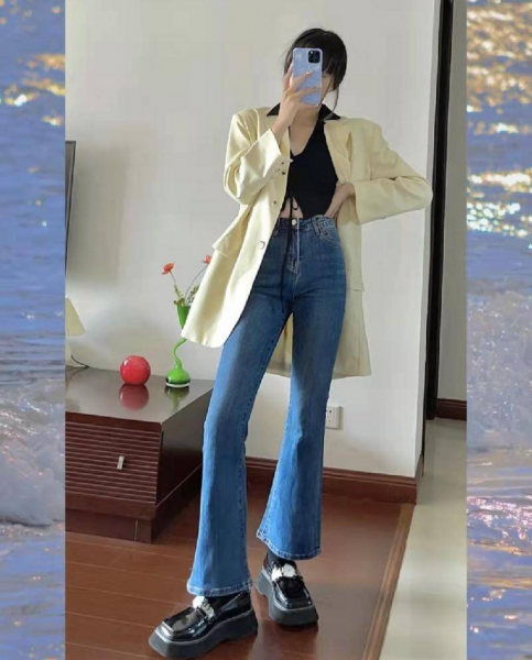 微喇叭裤怎么搭配上衣和鞋子