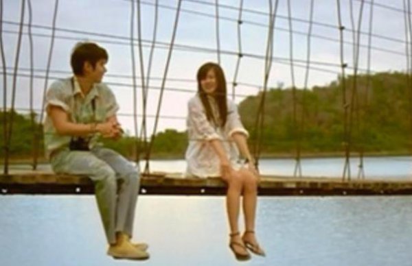 男人见到心动的女人的反应