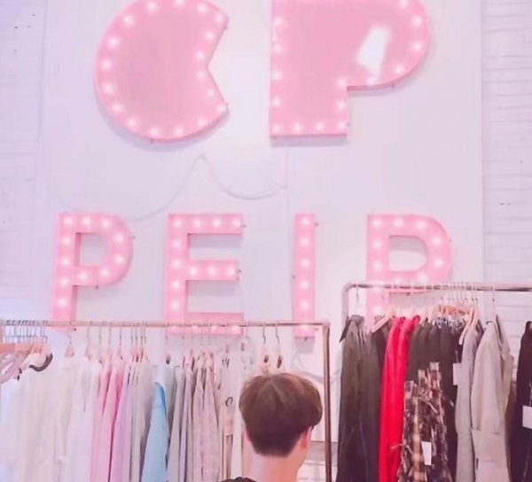 男生喜欢一个女生的表现