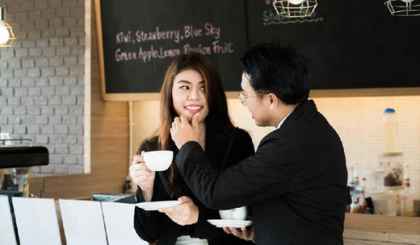 老公出轨四年多还是同一个人