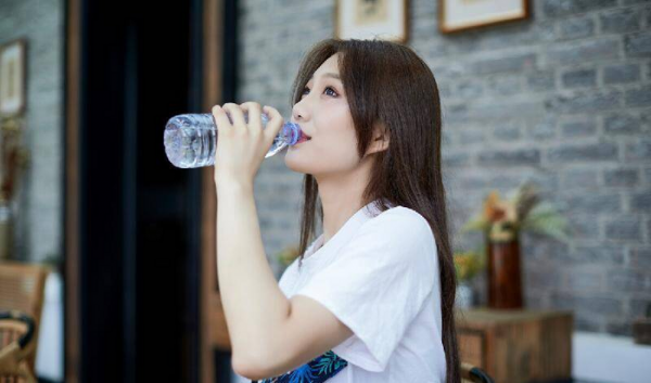 女朋友工作不顺心怎么安慰